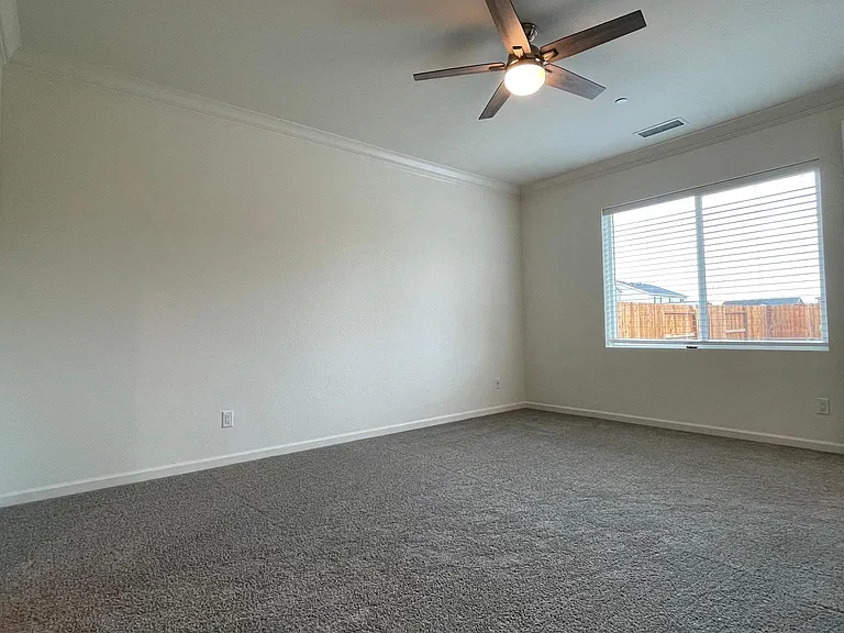 2100 Descanso Ave — Photo 12
