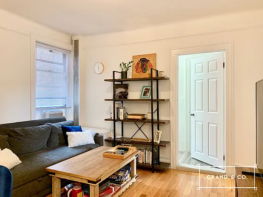 Rented by Grand & Co. | media 1