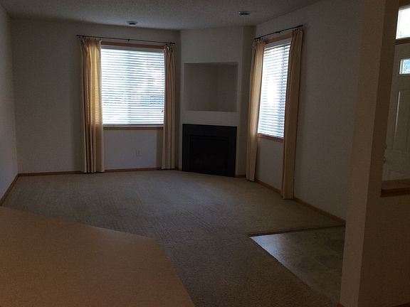 3rd image of 15656 Emerald Dr N Unit 2