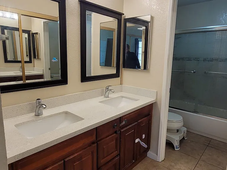 5084 Crandallwood Dr — Photo 13