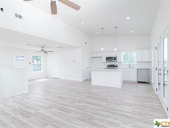 3rd image of 1200 Linda Dr