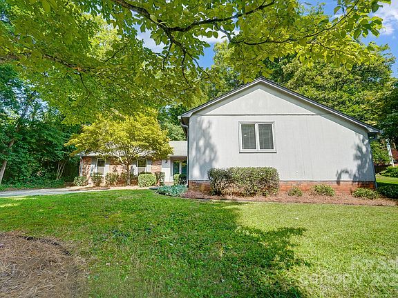 2nd image of 509 Dogwood Ln