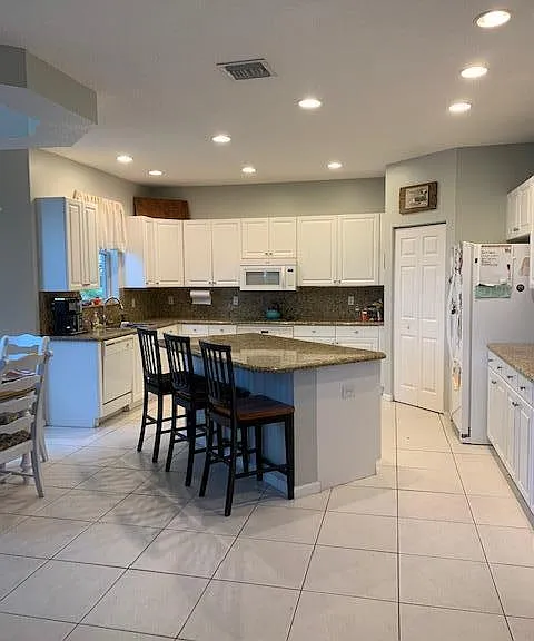 9019 Alexandra Cir — Photo 17