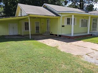 904 Edwards St, Abbeville, LA 70510