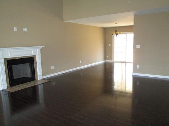 4th image of 42 York Mdws Lot 42