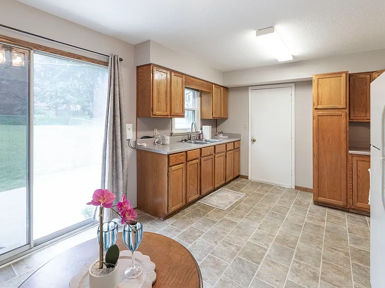 7430 Reeds Ln — Photo 13