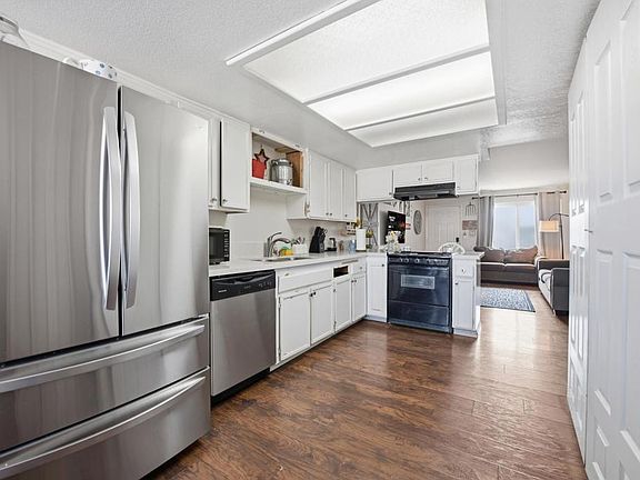 5th image of 569 E St #37