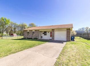 2704 Walker St, Bentonville, AR 72712