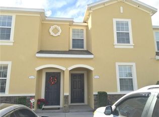 2028 Greenwood Valley Dr, Plant City, FL 33563