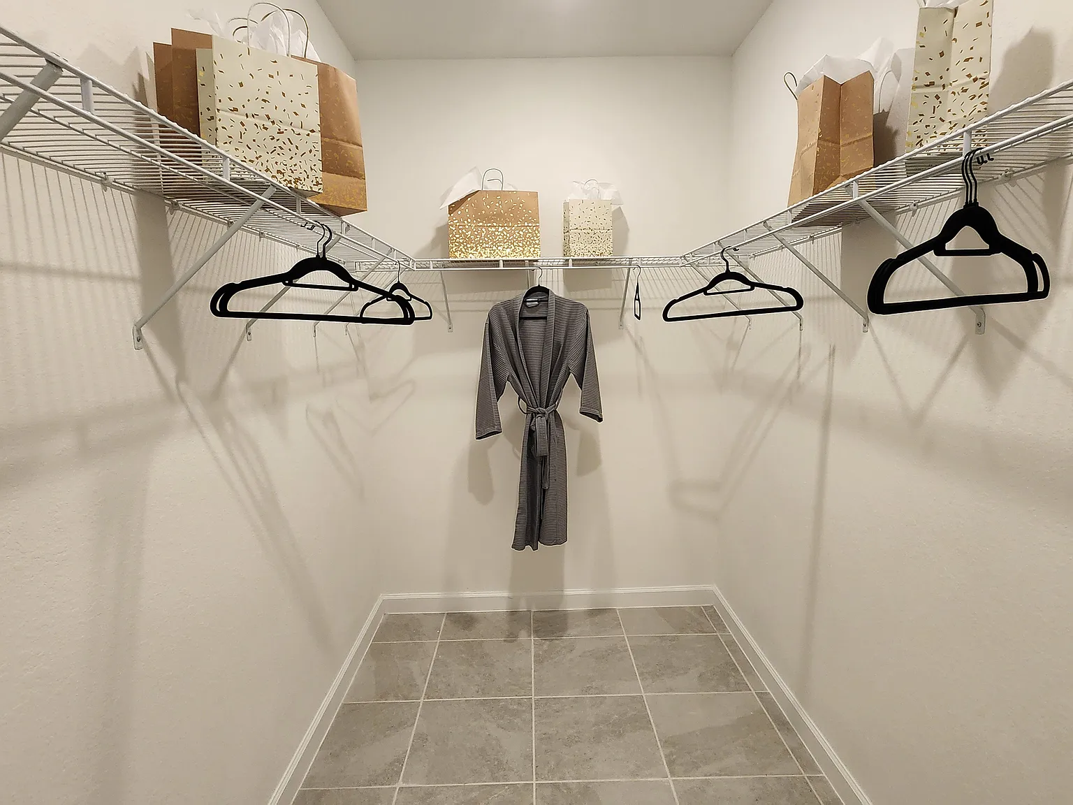 3 bed, 2527 sqft, $3,000 — Photo 4