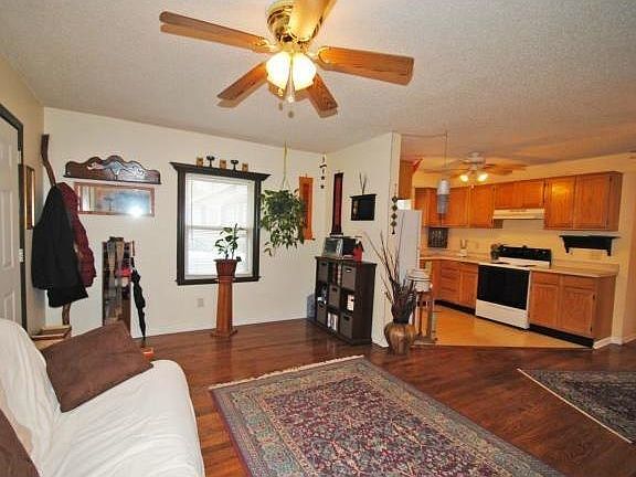 4th image of 7511 Jefferson St