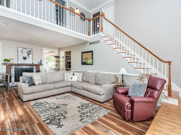 9220 Hi View Ln, Louisville, KY 40272