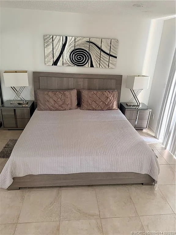 1 bed, 1.0 bath, 732 sqft, $2,100 — Photo 2