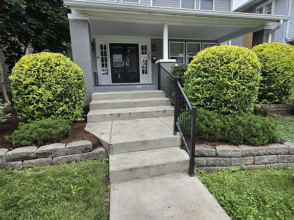 3rd image of 2946 Broadway St