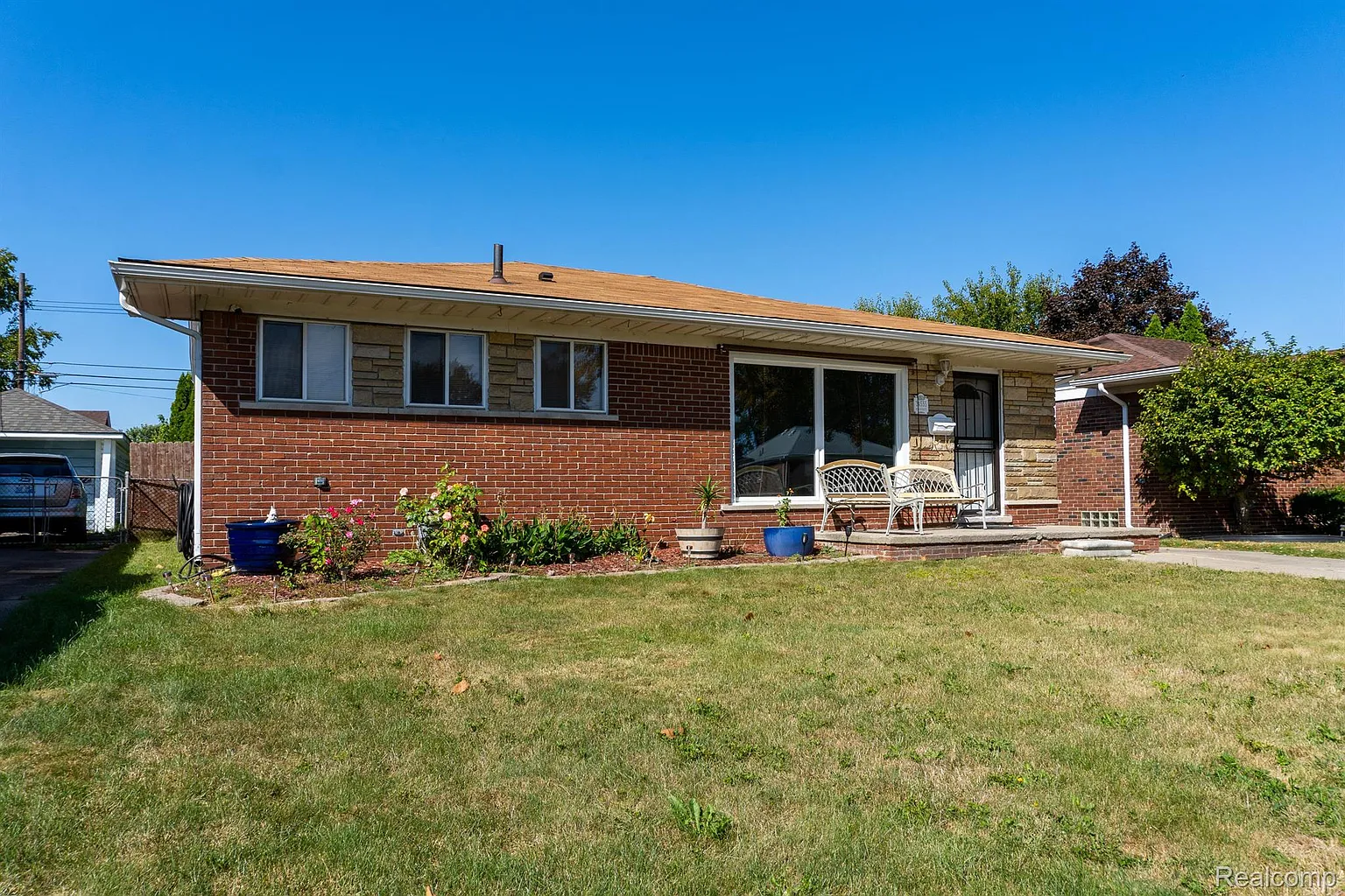 24555 Ridgecroft Ave photo 1