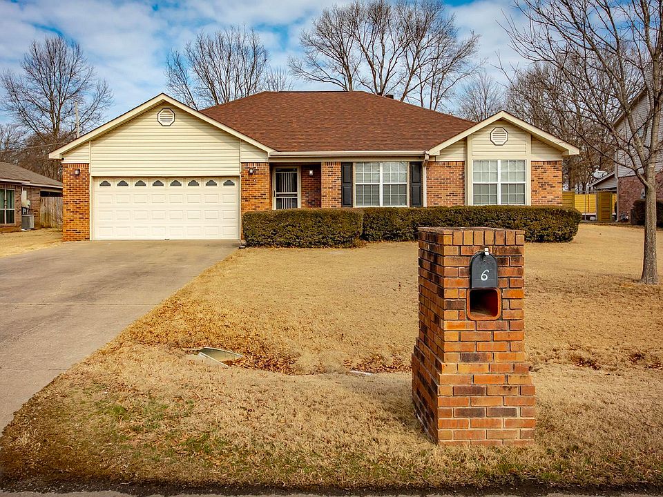 1st image of 6 Crestwood Dr