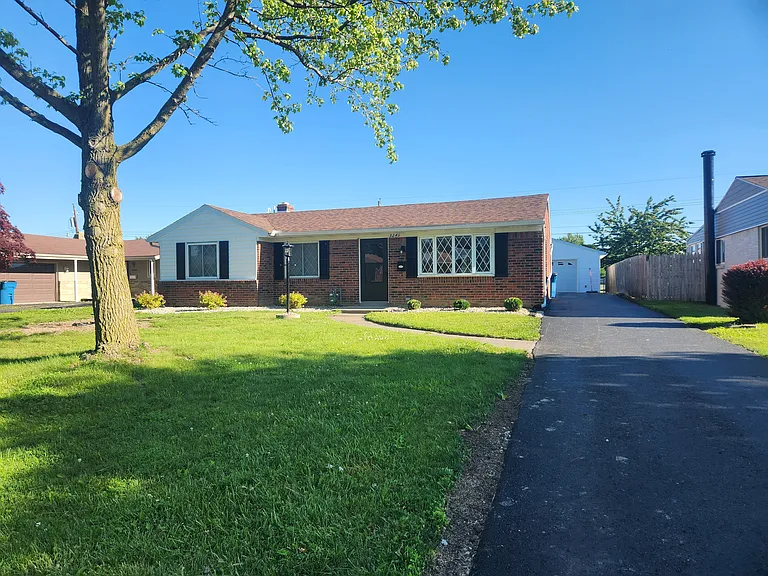 3249 N Eastmoreland Dr — Photo 1