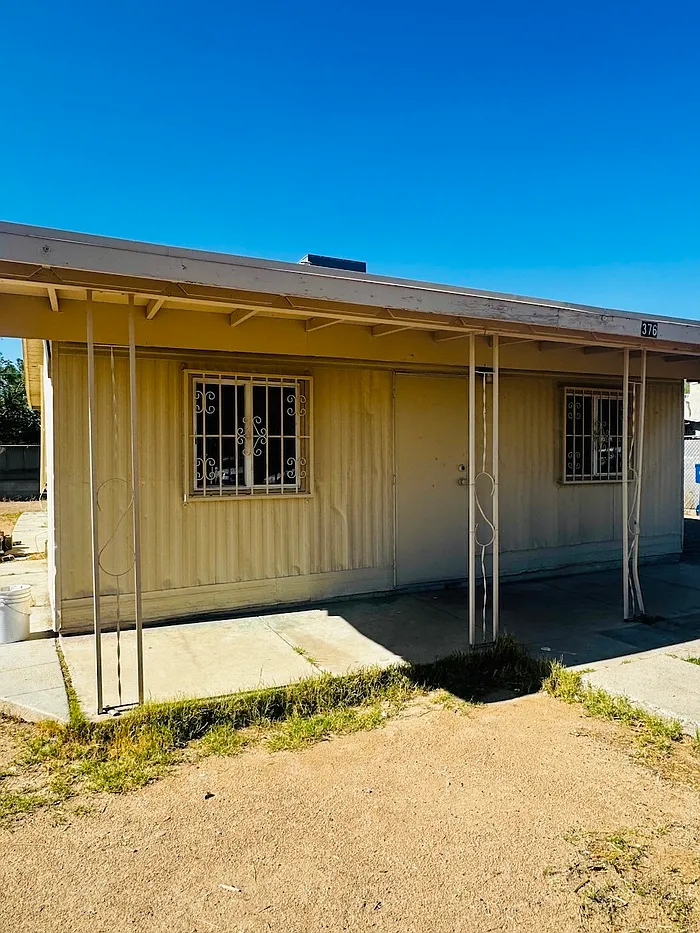 3 bed, 1.5 bath, $1,300 — Photo 1