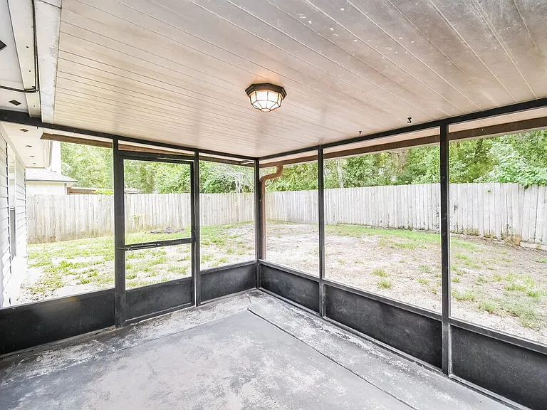 1338 Pawnee St — Photo 15