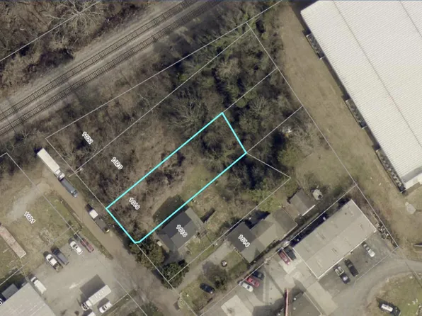 1018 Cedarwood St, Knoxville, TN 37914