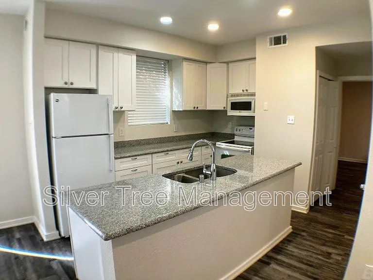 4015 Bowser Ave #C — Photo 4