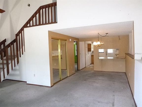 4th image of 401 La Plaza Ave S