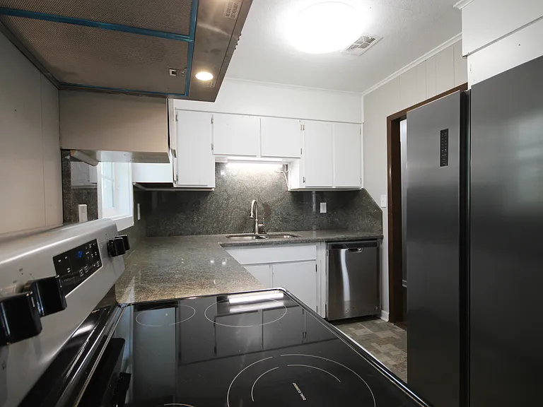 815 Gettysburg Trl NE — Photo 11
