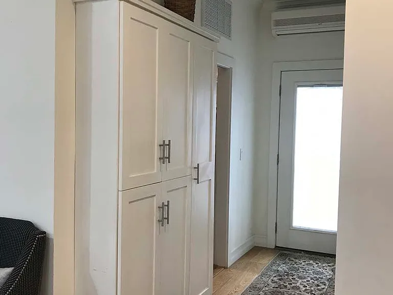 1052 S Crescent Heights Blvd — Photo 16
