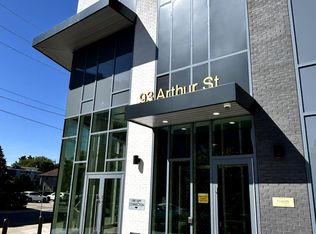 93 Arthur St S #811, Guelph, ON N1E 4V1