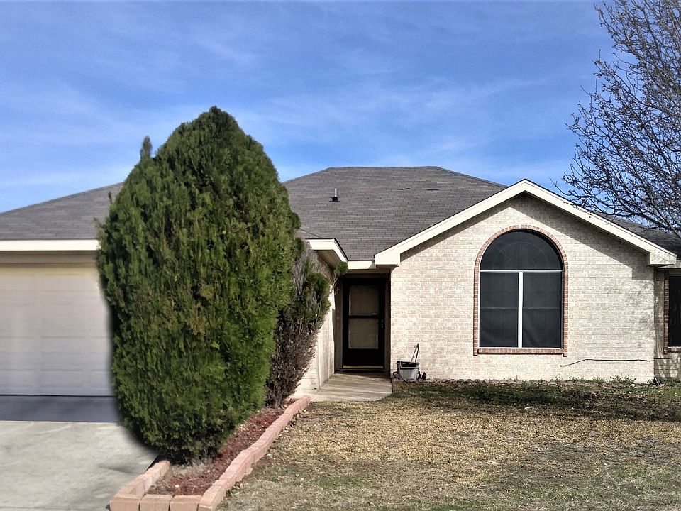 1st image of 2605 Larissa Dr