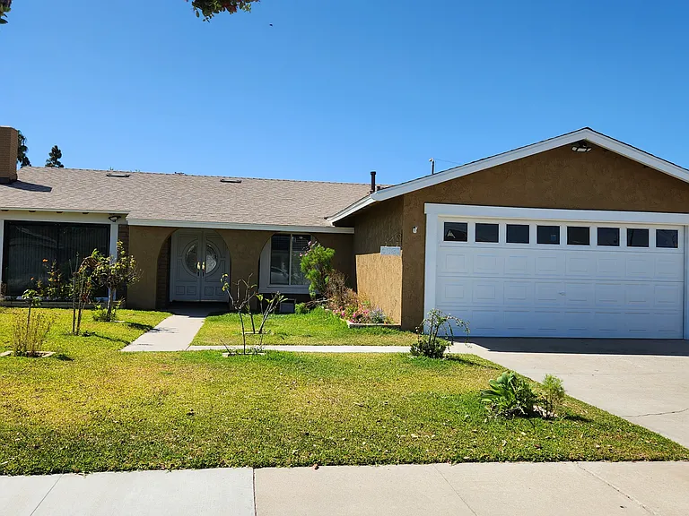 6081 Pamela Ln — Photo 1