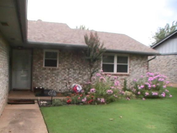 2nd image of 1016 Arlington Dr
