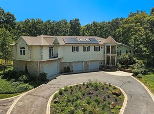 4602 Sunnyside Rd, Woodstock, IL 60098