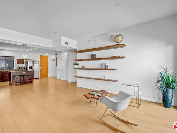 5232 Satsuma Ave Unit 202, North Hollywood, CA 91601