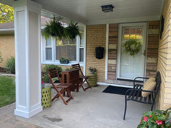 2nd image of 100 7th Ave