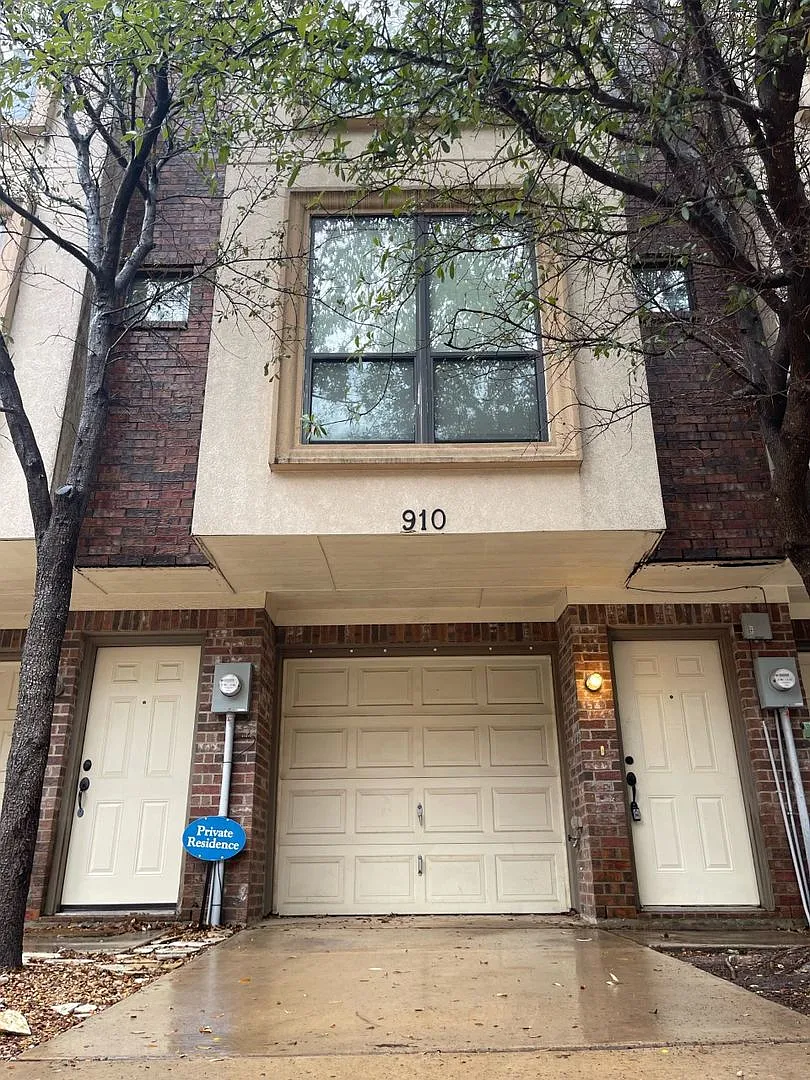910 Glenn Crossett, Sr, Arlington, TX 76101 — Photo 1