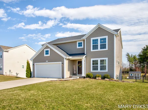 14482 Tupelo Dr, West Olive, MI 49460