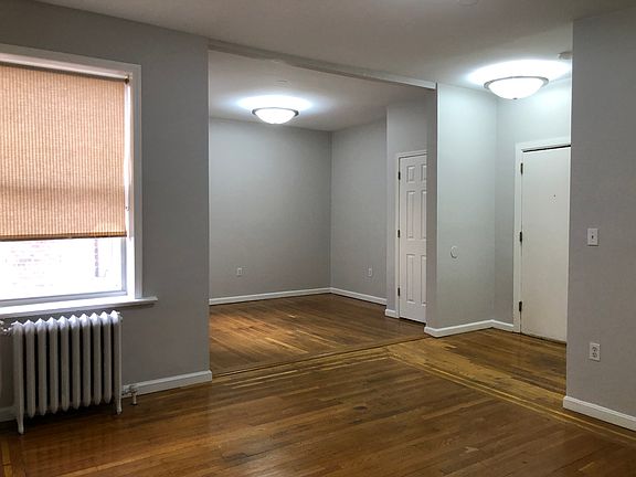 4th image of 30 Kensington Ave #41E