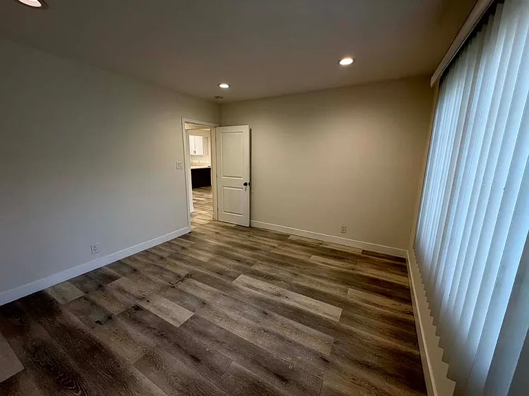 8818 Ramsgate Ave — Photo 10