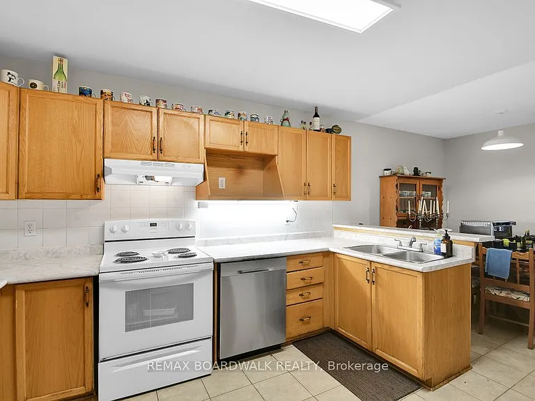 79 Hunters Glen Cres — Photo 13
