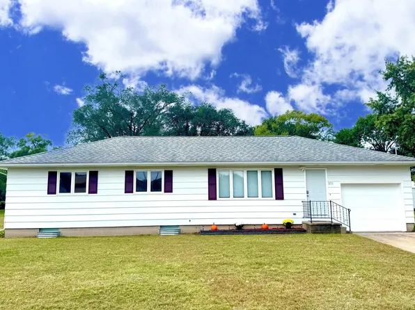 231 McKay Ave, Waterloo, IA 50703