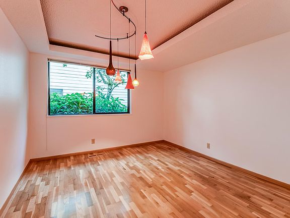 5th image of 1810 172nd Ave NE