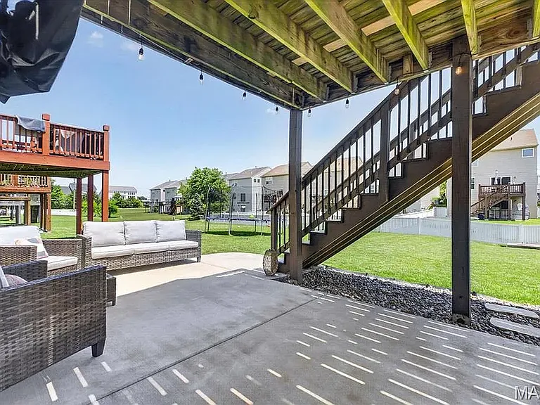 7146 Welsh Dr — Photo 36