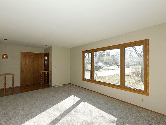 5th image of S66W25150 Moraine Ct