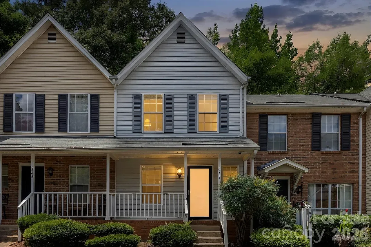 2 bed, 2.5 bath, 1098 sqft, $1,450 — Photo 2