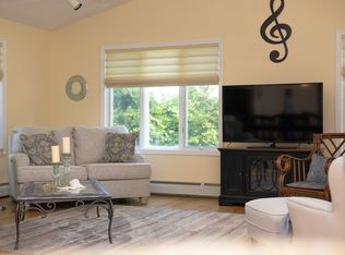 108 N Weeden Rd, South Kingstown, RI 02879