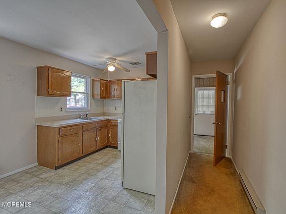 4th image of 2 Lexington Drive #B