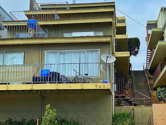 2nd image of 740 Bacon St APT 3