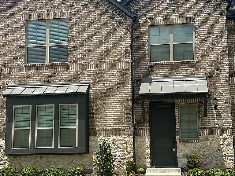 683 Vista Oaks Rd — Photo 2