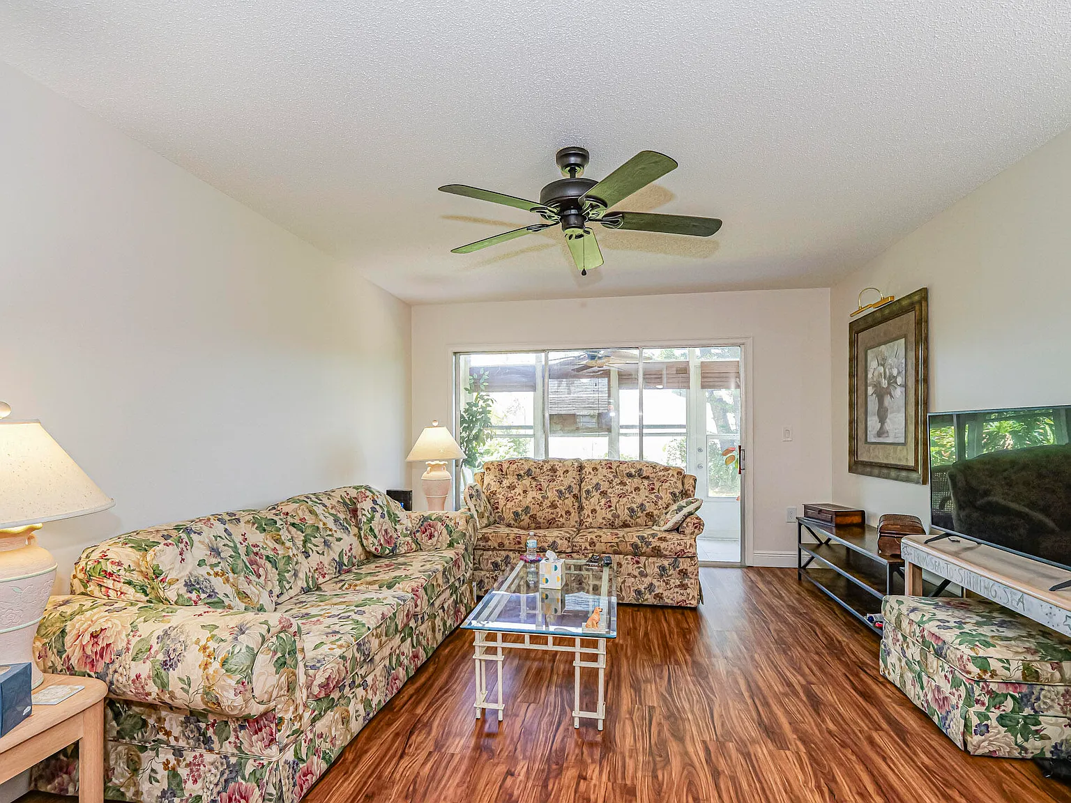 2 bed, 2.0 bath, 1000 sqft, $1,800 — Photo 3